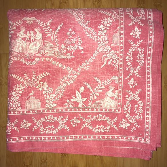 Patrick Frey Paris Quilted Tablecloth - Picture 3 of 10